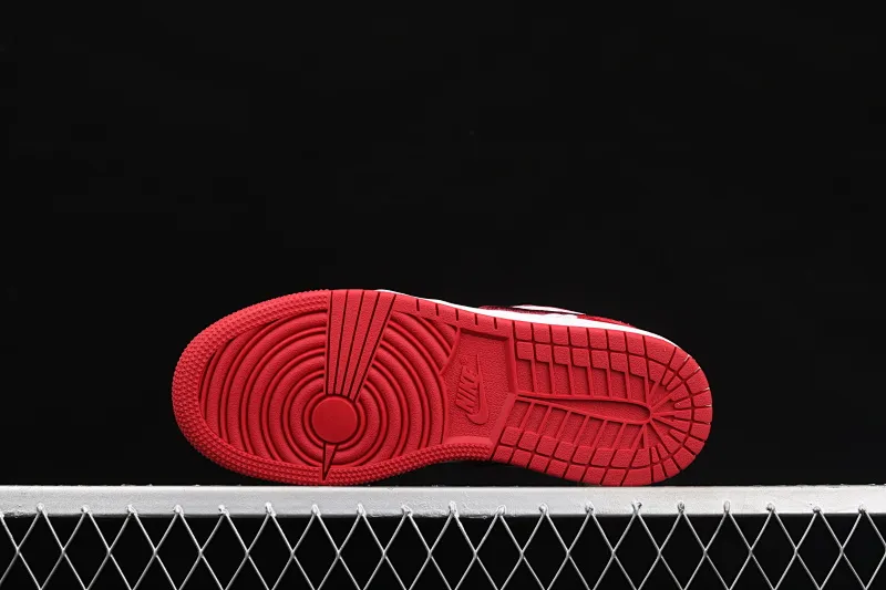 All categories Air Jordan Jordan series basketball shoes Air Jordan 1 Low Air Jordan 1 Low AJ1 Joe 1 Christmas red low-top basketball shoes DB3621-600
